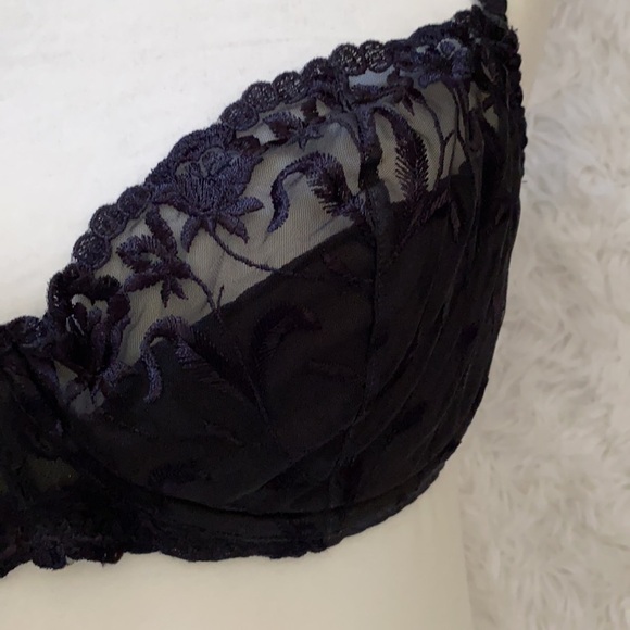Victoria’s Secret vintage seductive black lace bra - Picture 2 of 7